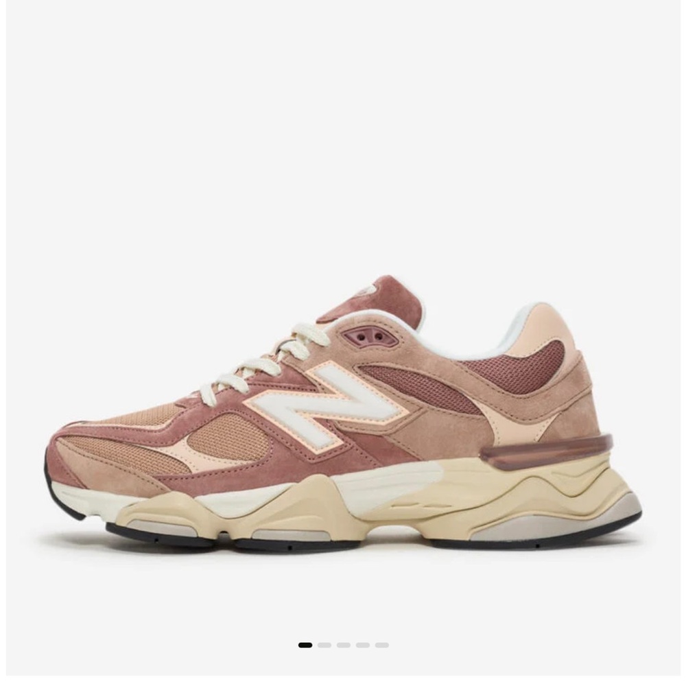 New Balance 9060 Sparrow Flag Taupe